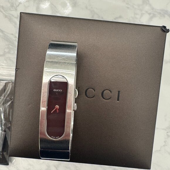 1990s Vintage Gucci Watch - Picture 1 of 6